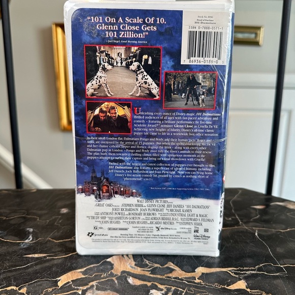 New Sealed 101 Dalmatians VHS with Rare Coupons - Glenn Close Disney Movie - Picture 4 of 5
